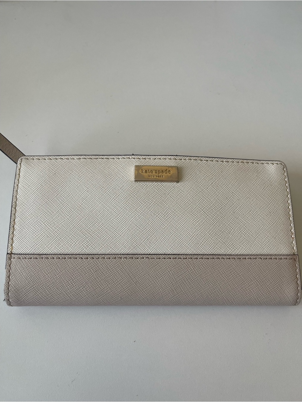 kate spade Two-Tone Cream and Taupe Zip Wallet with Gold Plaque